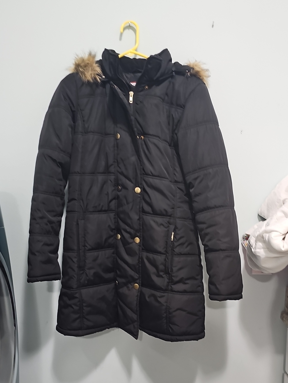 Women's Medium  Black Quilted Hooded Puffer Coat with Faux Fur Trim NWOT